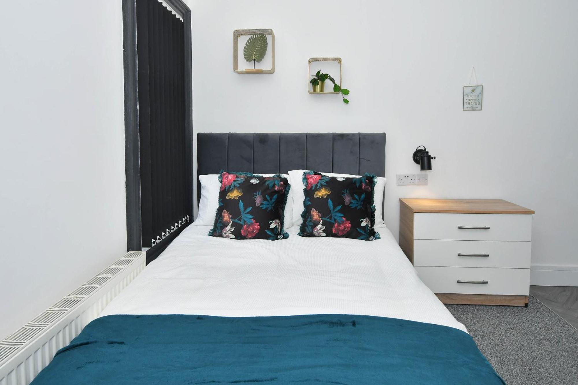 Townhouse @ 202 Walthall Street Crewe Bagian luar foto